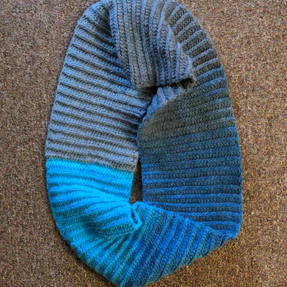 Infinity scarf - Picture 2 of 3